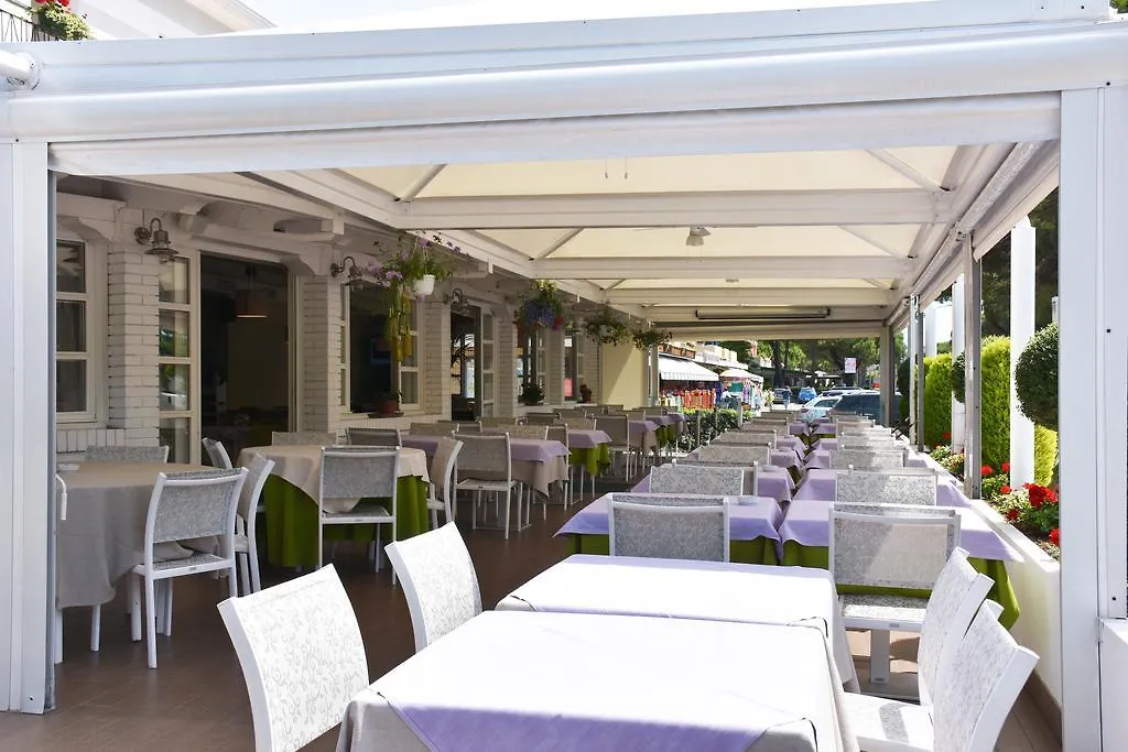 Hotel Ristorante Fortuna Cavallino-Treporti 2*,